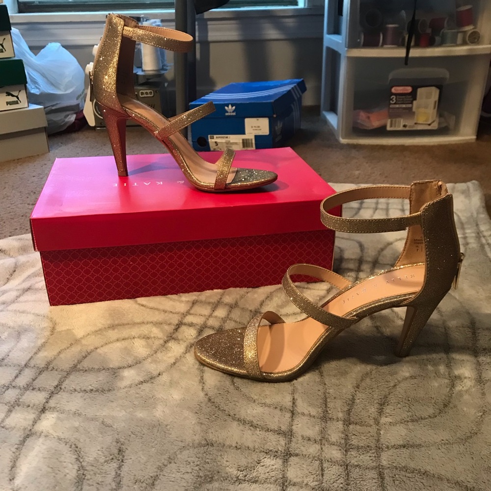 Women’s Gold Heels